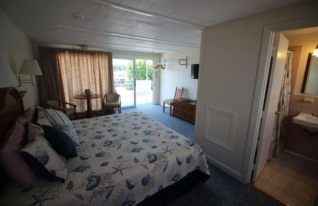 Hyannis Holiday Motel-1