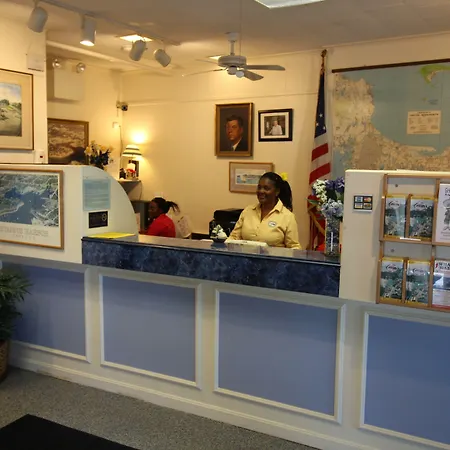 Hyannis Holiday Motel-3